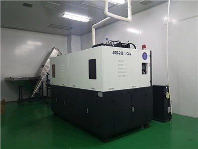 Màquina per fer ampolles d'aigua de 20 litres